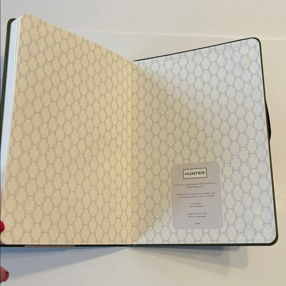 Hunter Green Casebound Notebook with Elastic Closure